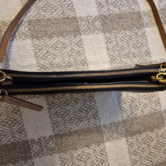 Fossil Fiona Black & Cream Small Hearts Crossbody Bag - Picture 7 of 7